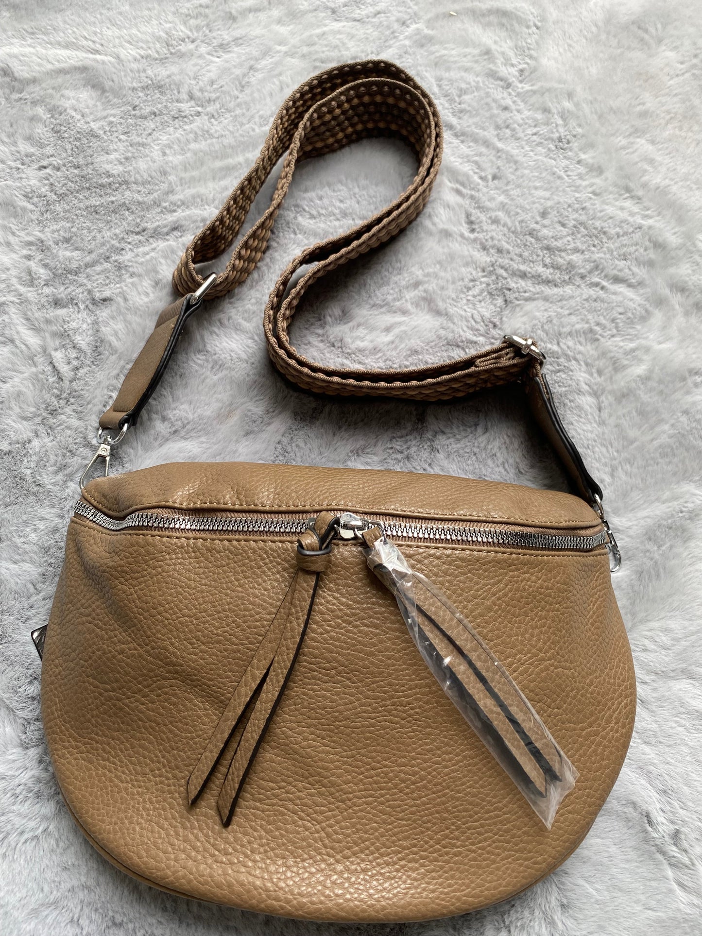 Neue Herbst /Winter 2023 Damen crossbody bag-Schultasche-Bauchtasche-Umhängetasche In Taupe