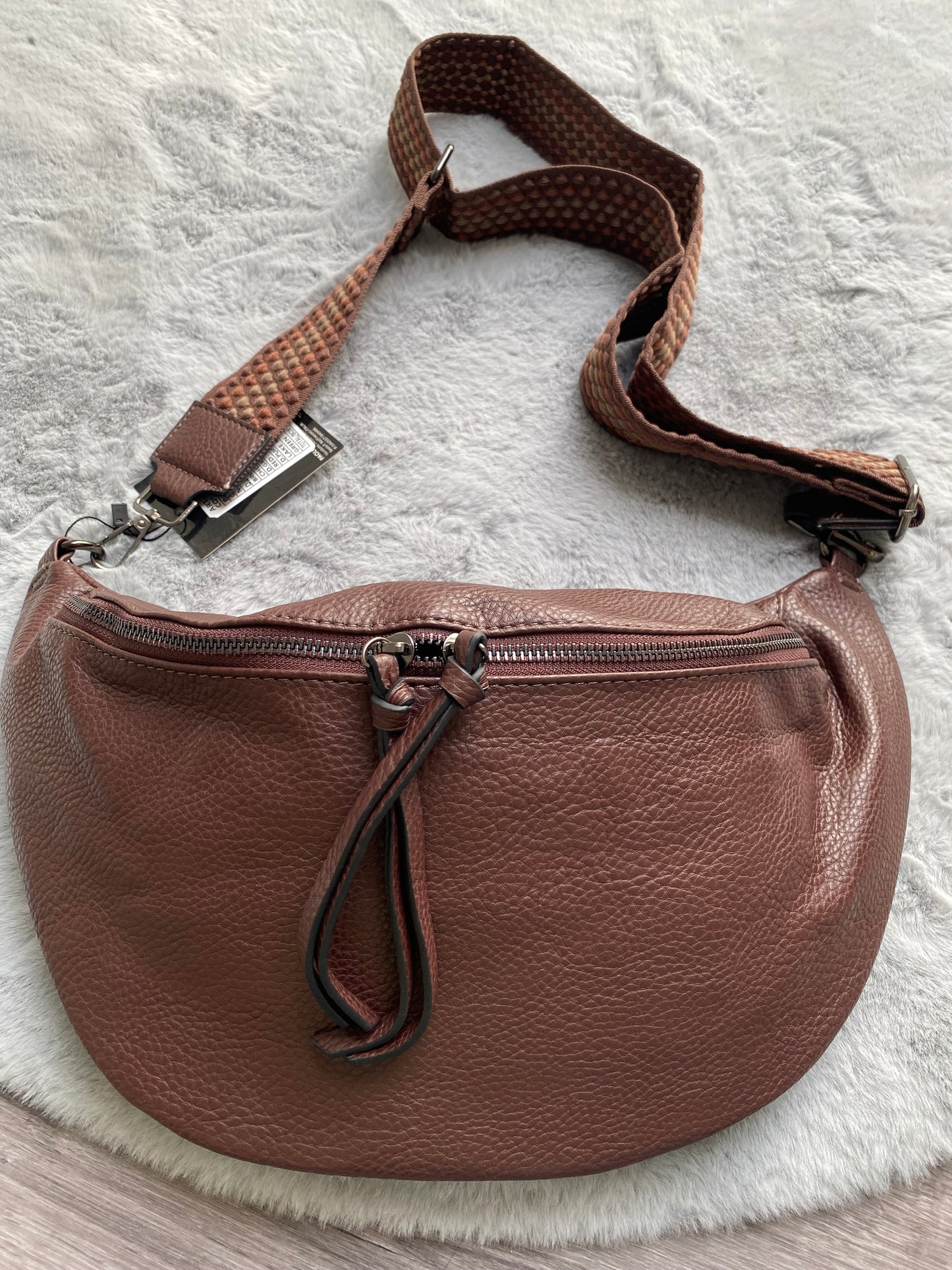 NEU Herbst/Winter 2023 Damen Bauchtasche / Hüfttasche/ Umhängetasche/ Crossbody Bag in Dunkelbrauen