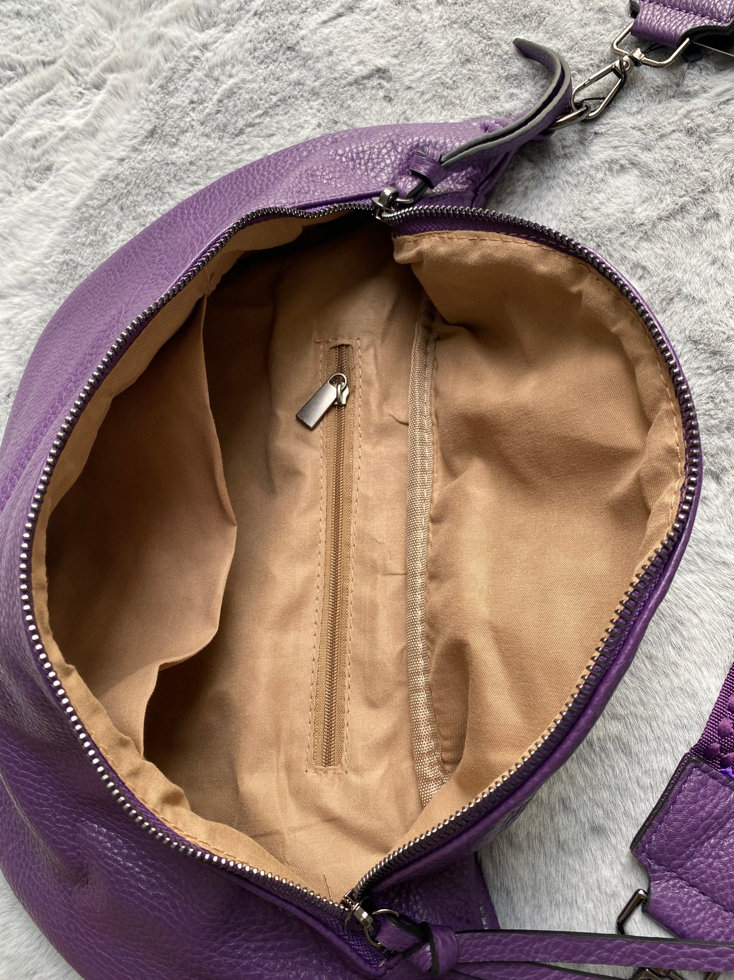 NEU Herbst/Winter 2023 Damen Bauchtasche / Hüfttasche/ Umhängetasche/ Crossbody Bag in Lila