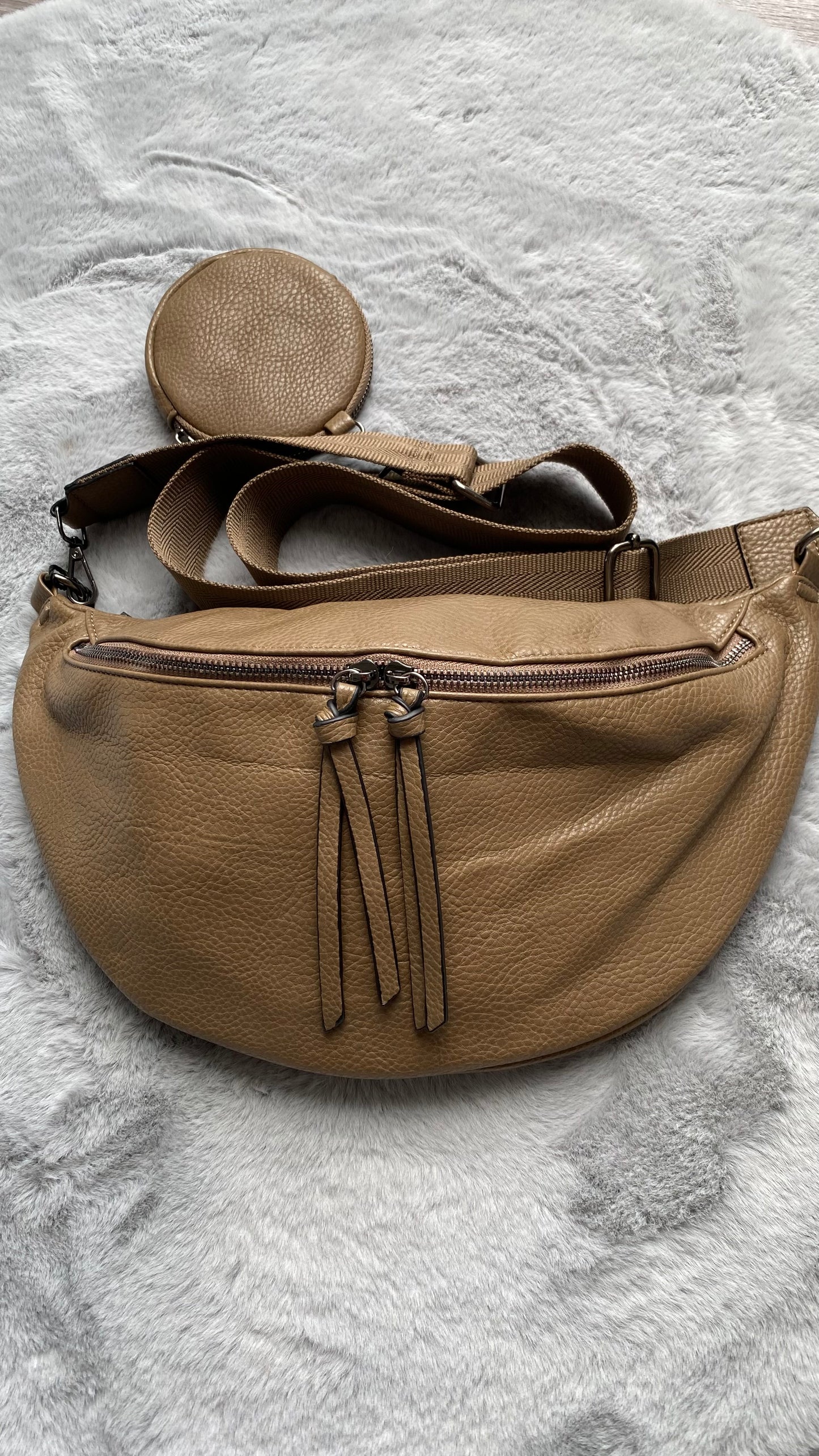 Neu 2023 Herbst/Winter Umhängetasche-crossbody bag -Schultertasche-Bauchtasche in Taupe