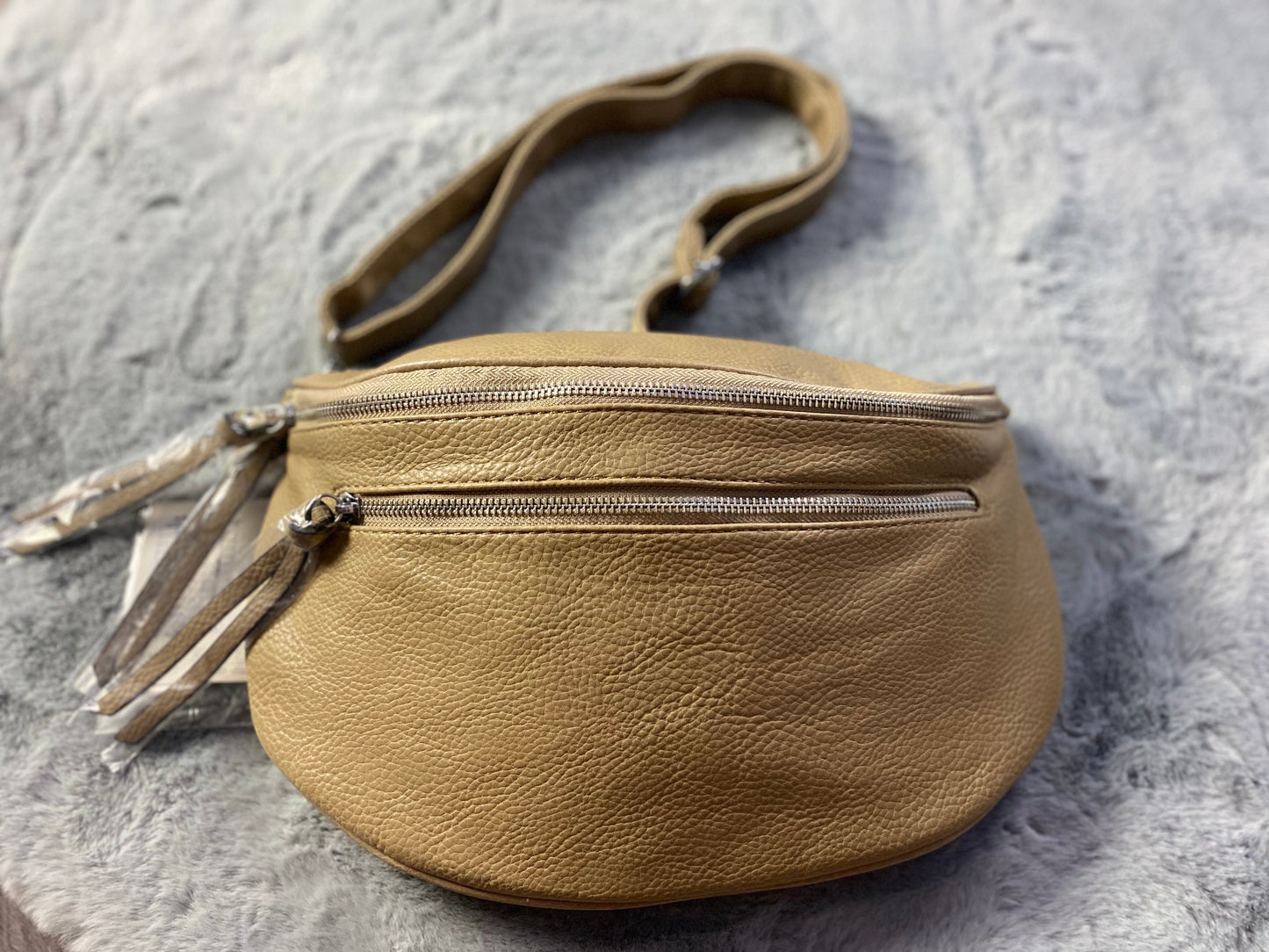 New Damen Umhängetasche- Bauchtasche -crossbody bag L in Taupe