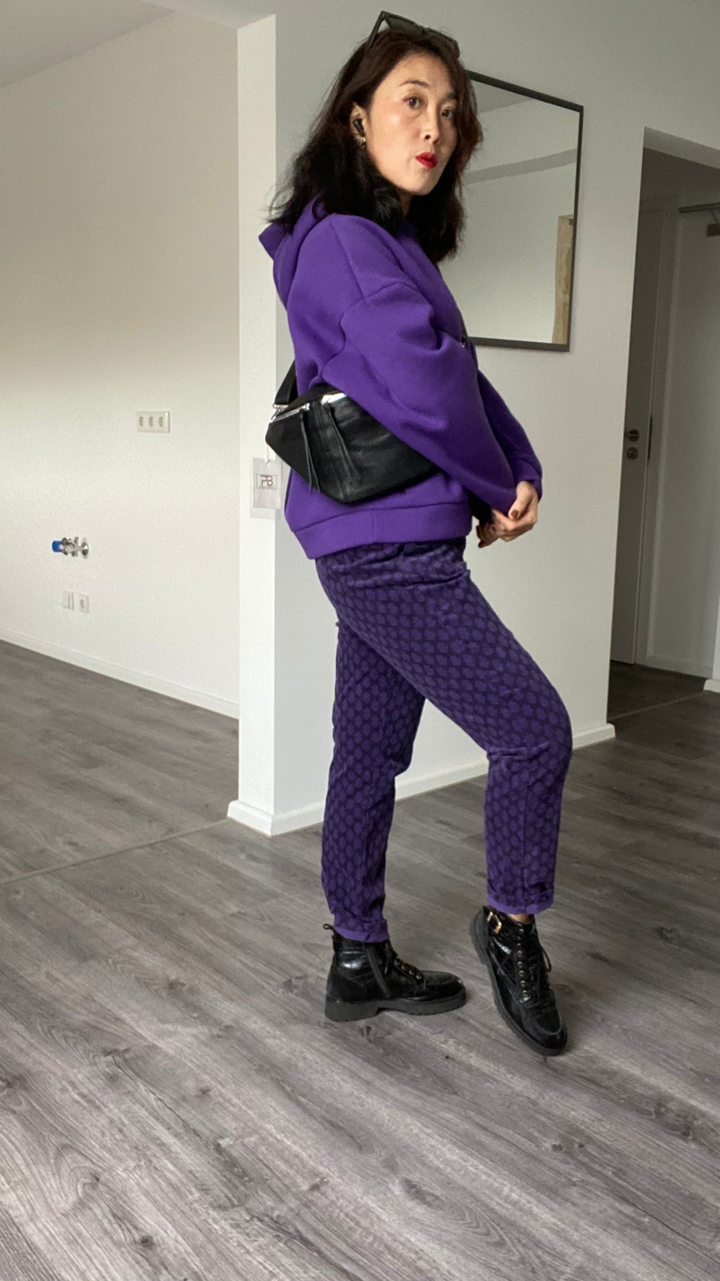 Umhängetasche-crossbody bag -Schultertasche praktisch für Unterwegs in Schwarz