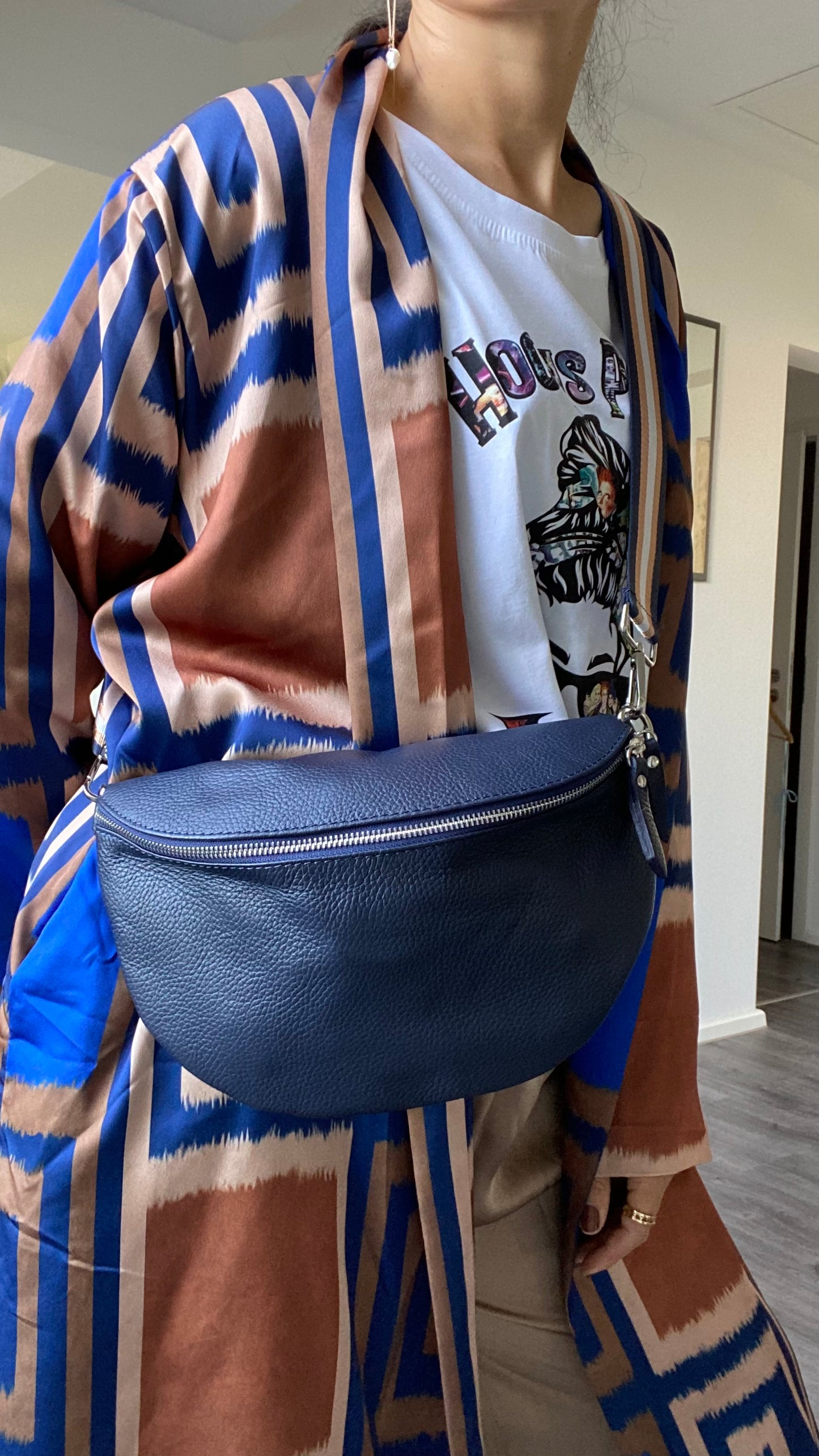 Bauchtasche-crossbody-Schultertasche-Hüfftasche -echtes Leder -Dunkelblau