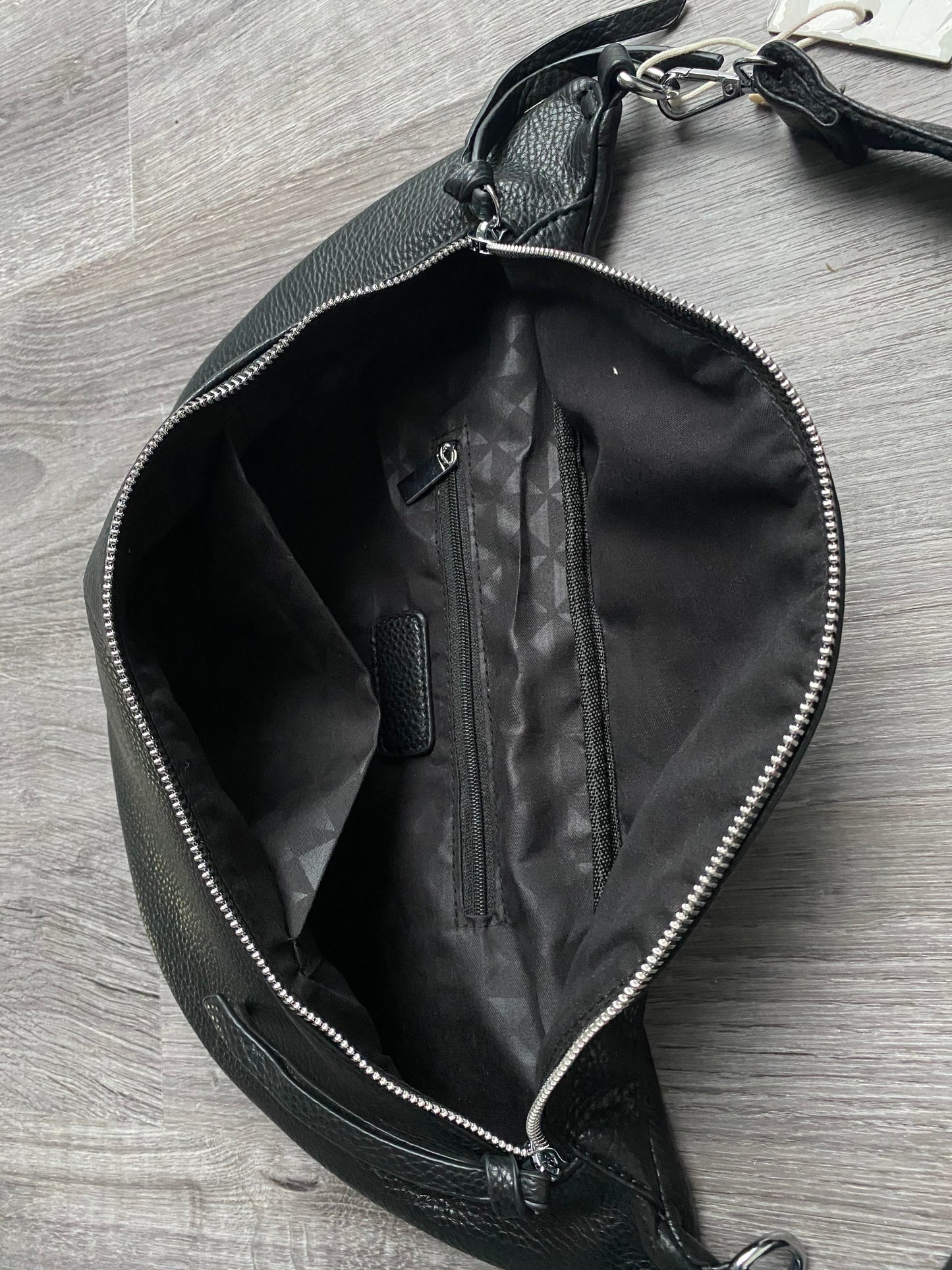 Damen Bauchtasche / Hüfttasche/ Umhängetasche/ Cross Body Bag in Schwarz