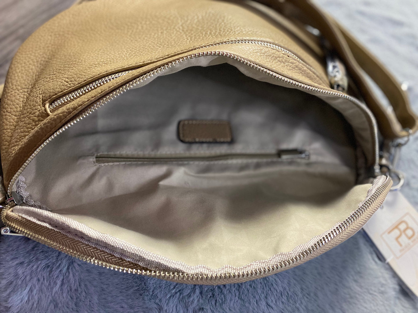 New Damen Umhängetasche- Bauchtasche -crossbody bag L in Taupe