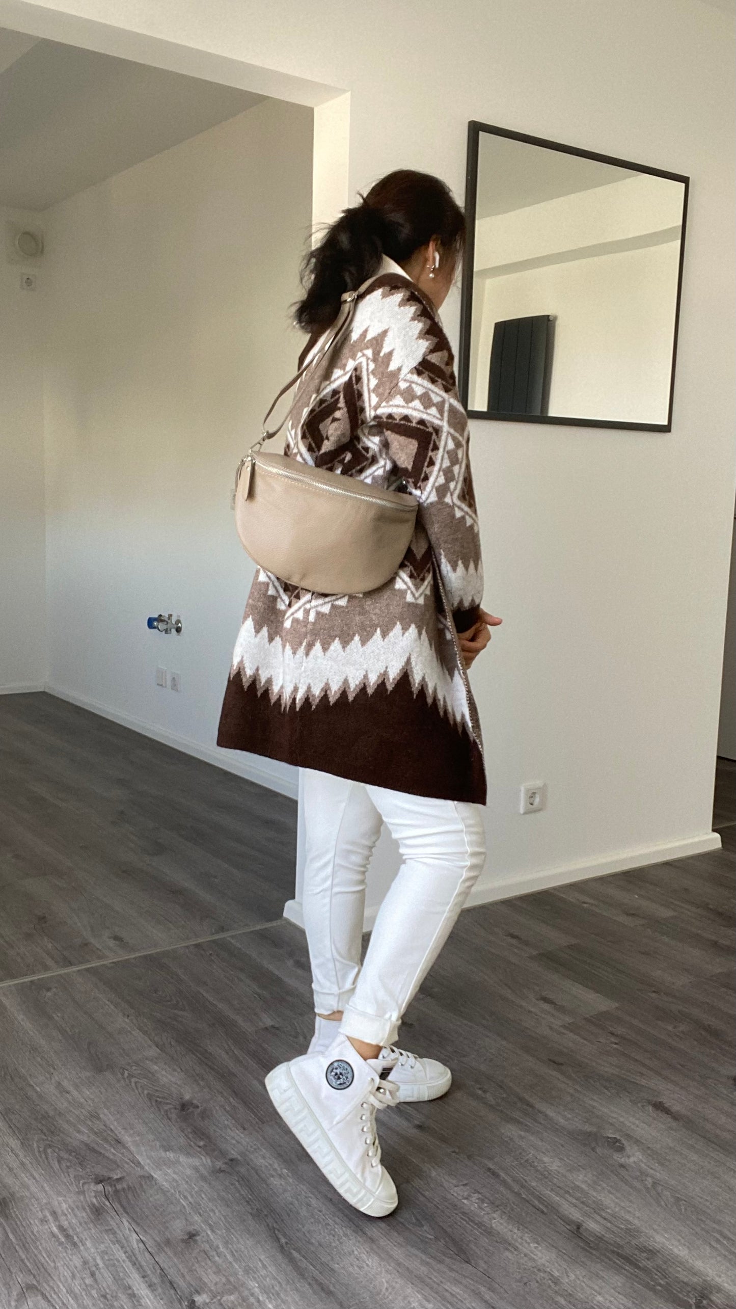 Bauchtasche-crossbody-Schultertasche-Hüfftasche -echtes Leder -In Taupe