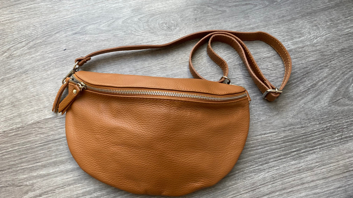 Bauchtasche-crossbody-Schultertasche-Hüfftasche -echtes Leder -In camel