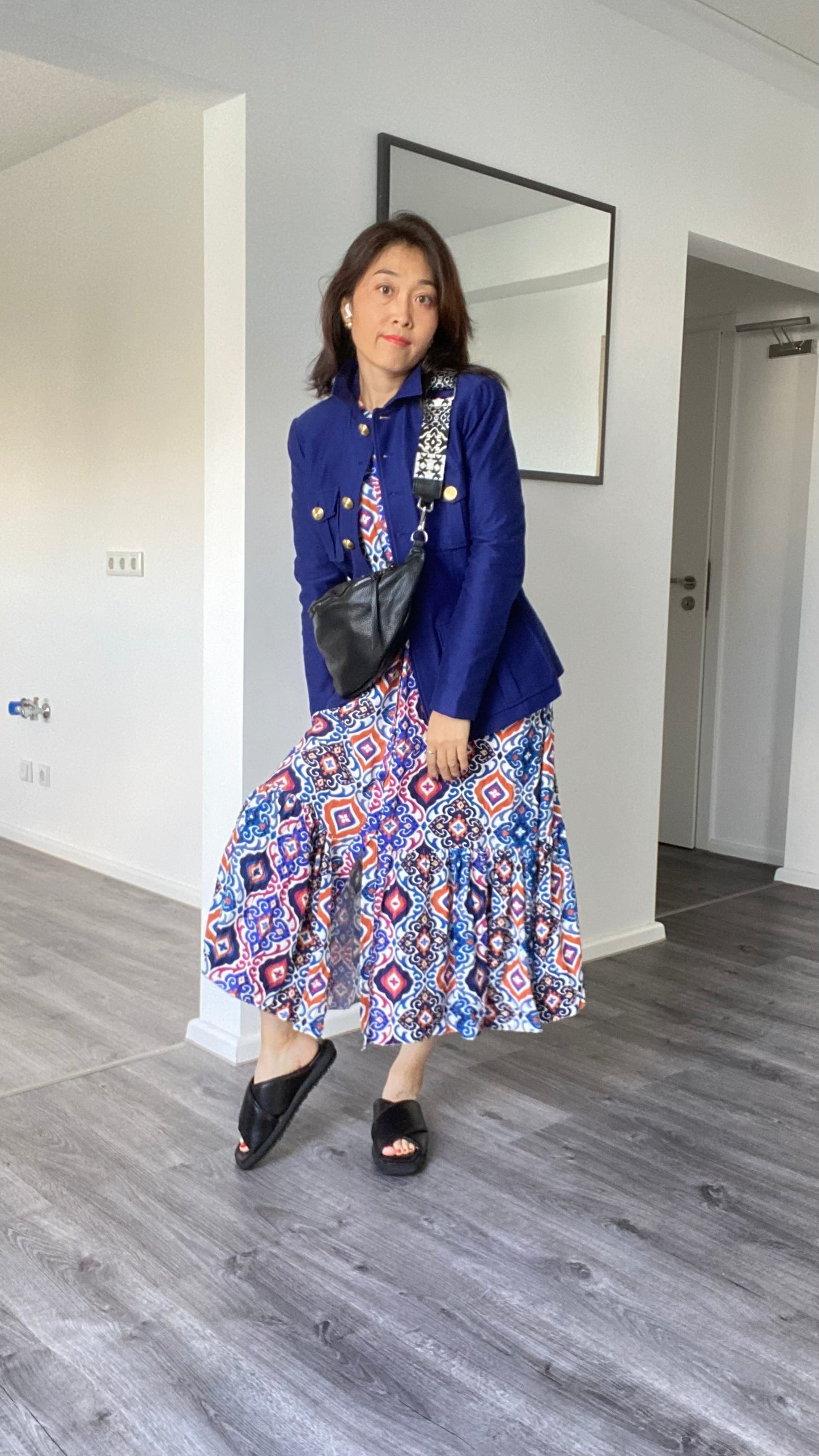 Damen Bauchtasche / Hüfttasche/ Umhängetasche/ Cross Body Bag in Schwarz