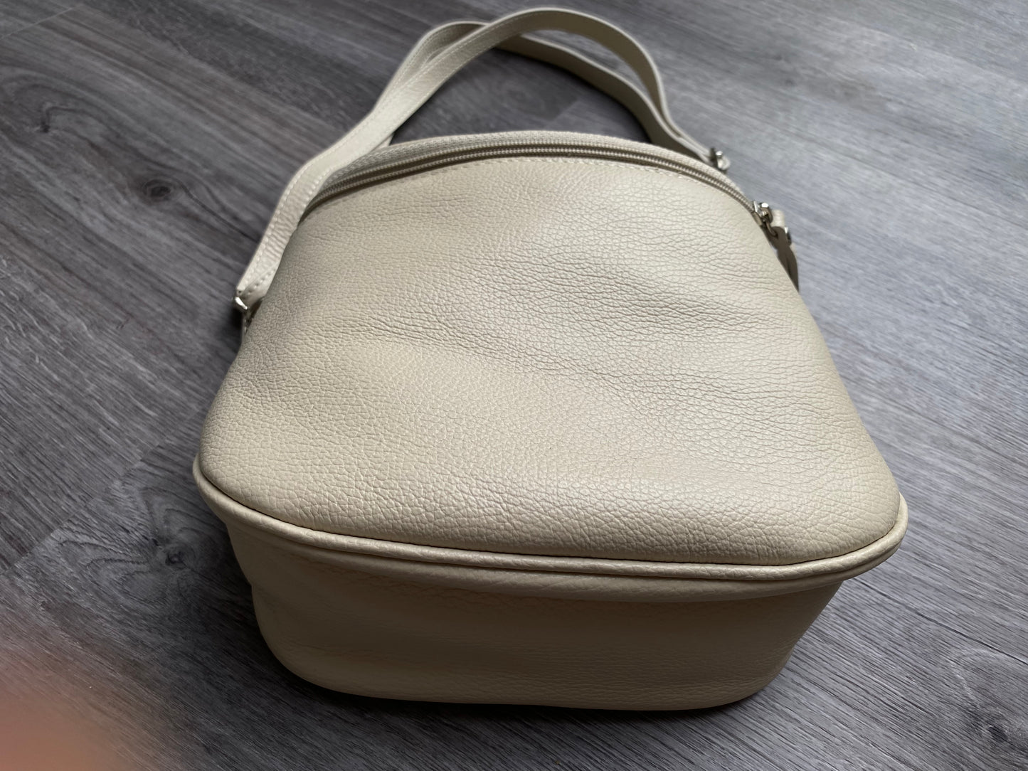 Damen Umhängetasche-Schultertasche-Bauchtasche mit vielem Stauraum aus Leder