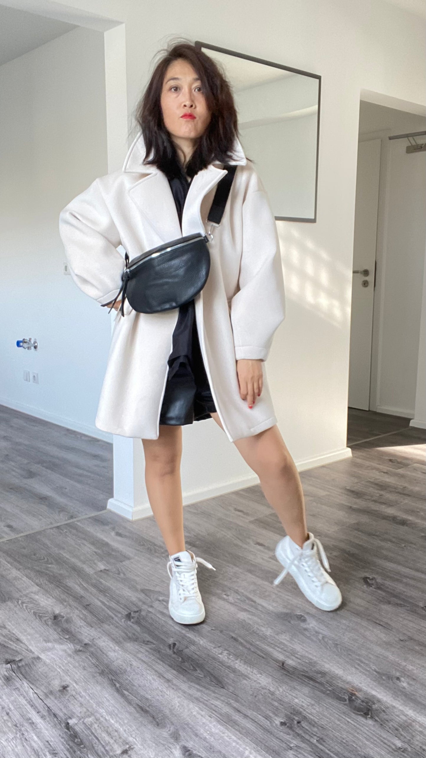 Damen crossbody bag-Umhängetasche-Schultasche-Bauchtasche-Handytasche in Schwarz