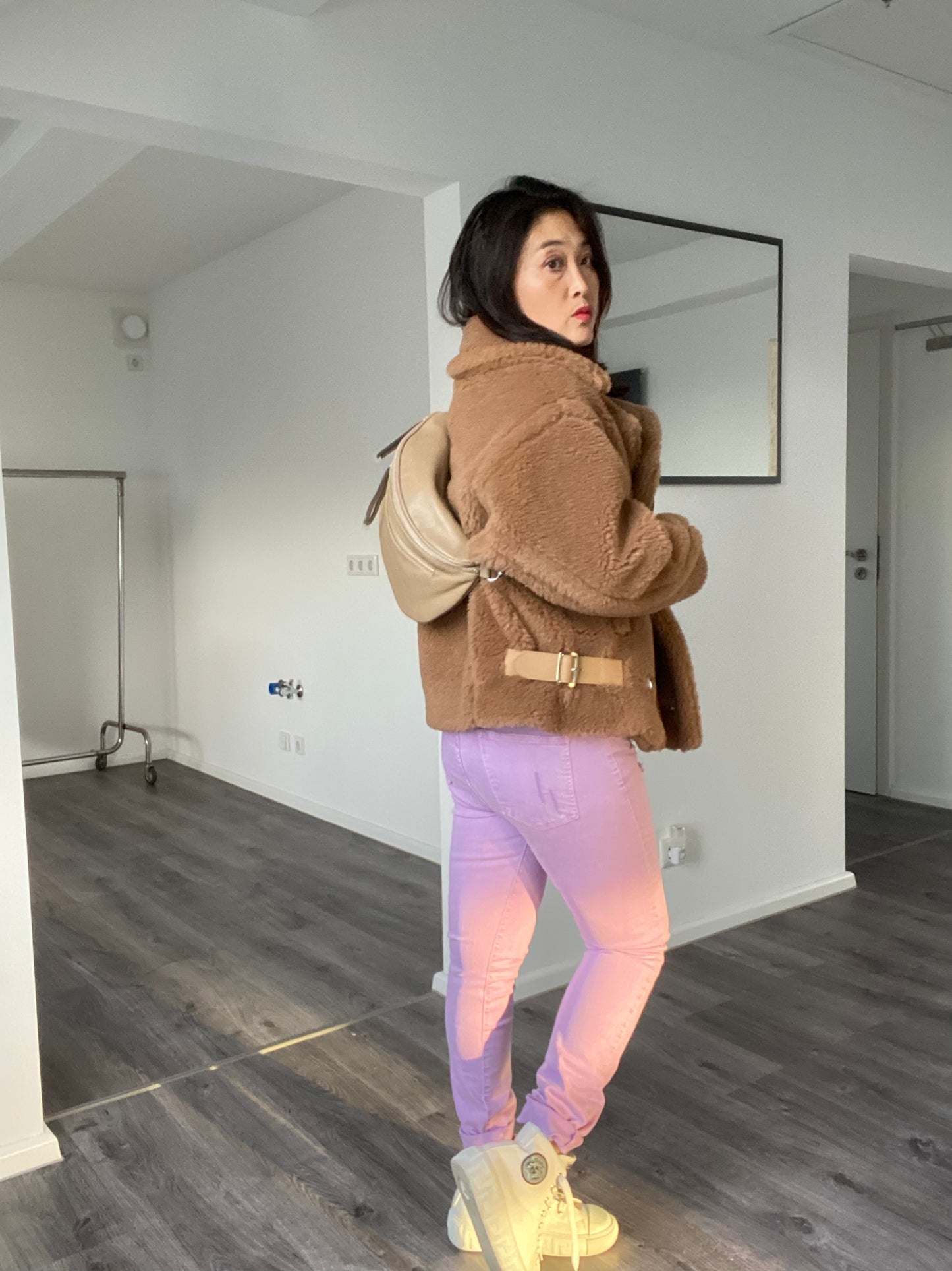 New Damen Umhängetasche- Bauchtasche -crossbody bag L in Taupe