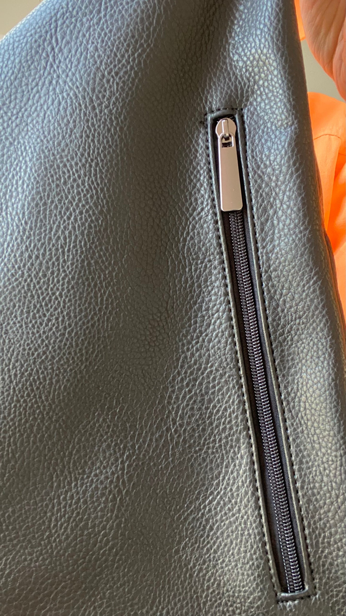 XXL TASCHE CROSSBODY Umhängetasche/ Bauchtasche -Leder Optik- Schultertasche in Schwarz