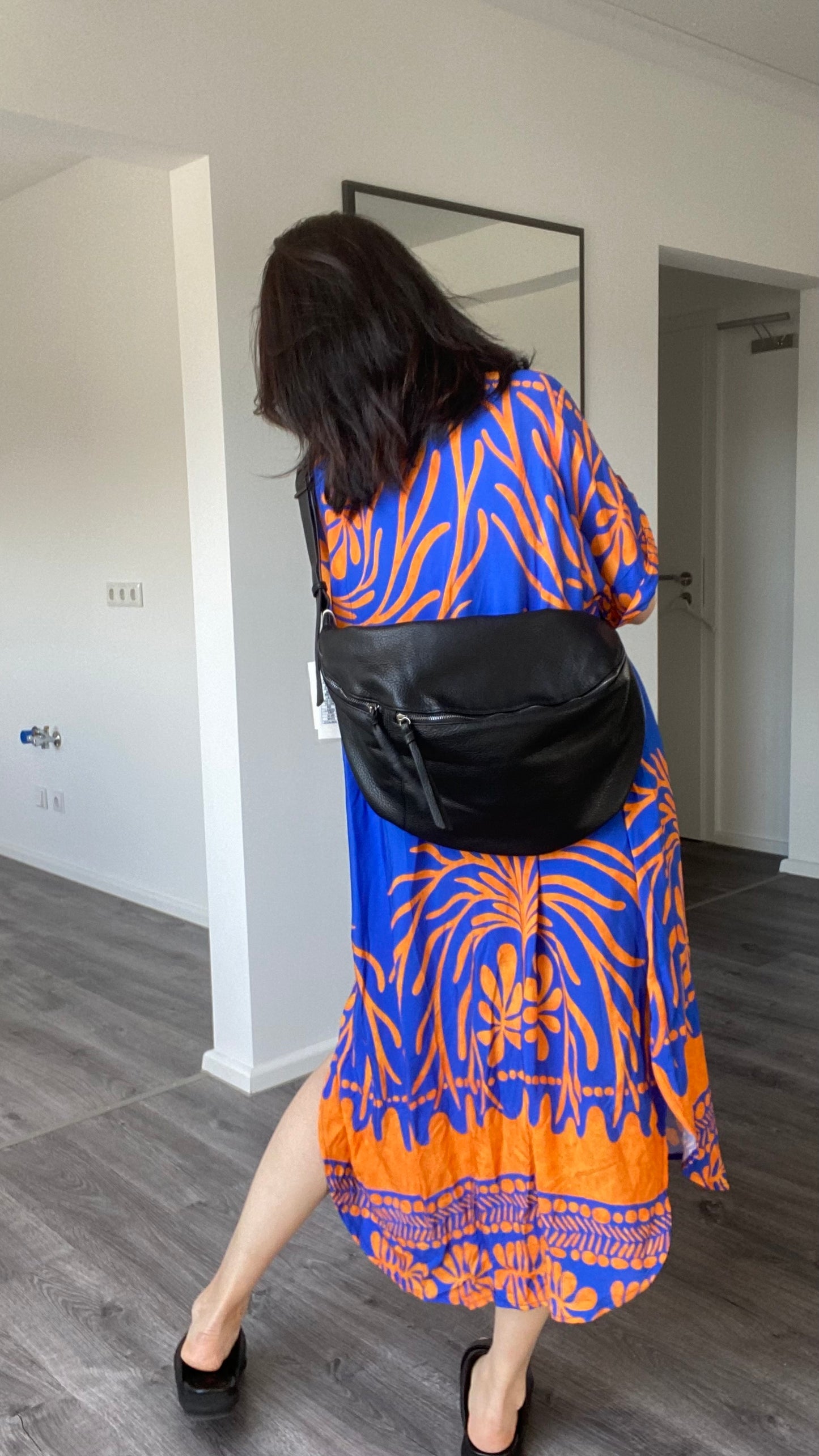 XXL TASCHE CROSSBODY Umhängetasche/ Bauchtasche -Leder Optik- Schultertasche in Schwarz