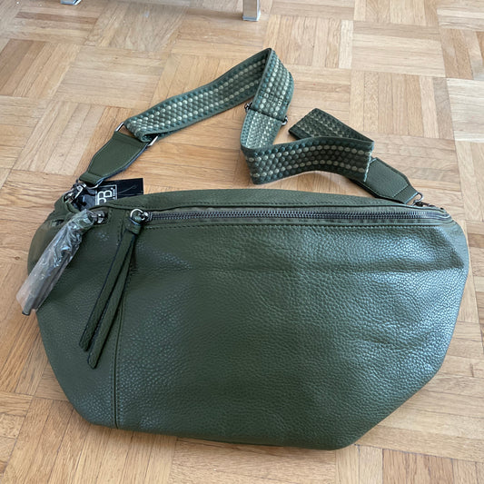 XXL Bauchtasche -Umhängetasche - Crossbody Bag-Hüfttasche Kunstleder von PAOLO BAGS
