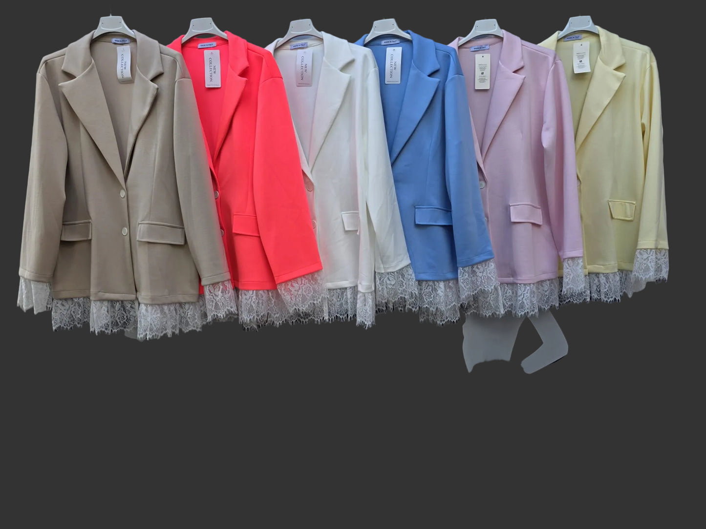 Elegante Damenjacke mit raffiniertem Spitzdetail