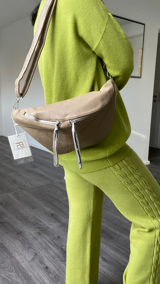 Umhängetasche-crossbody bag -Schultertasche praktisch für Unterwegs in Hellbeige