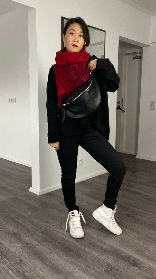 Damen Bauchtasche / Hüfttasche/ Umhängetasche/ Cross Body Bag in Schwarz