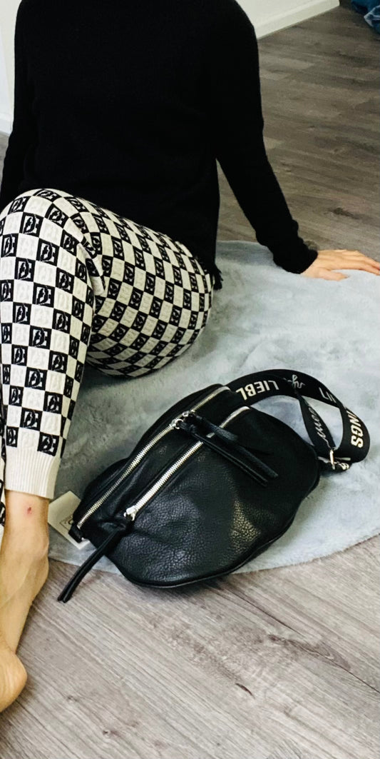 New Damen Umhängetasche- Bauchtasche -crossbody bag L in Schwarz