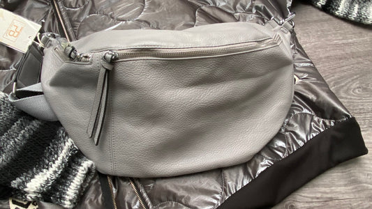 XXL Tasche -crossbody bag -Bauchtasche -Umhängetasche in Hellgrau