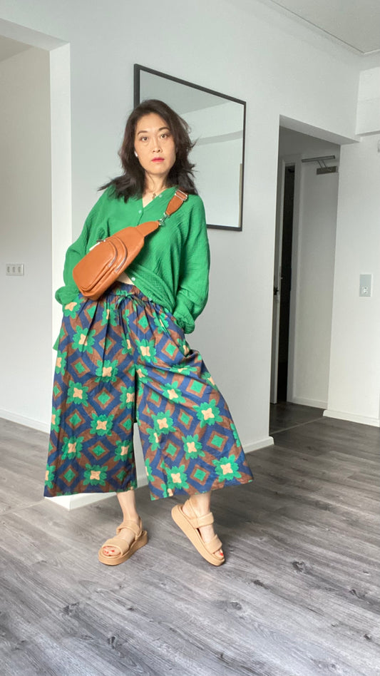 Universe Umhängetasche/Bauchtasche /Handytasche in camel