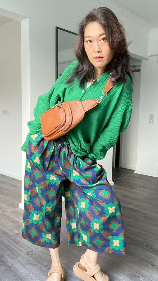 Universe Umhängetasche/Bauchtasche /Handytasche in camel